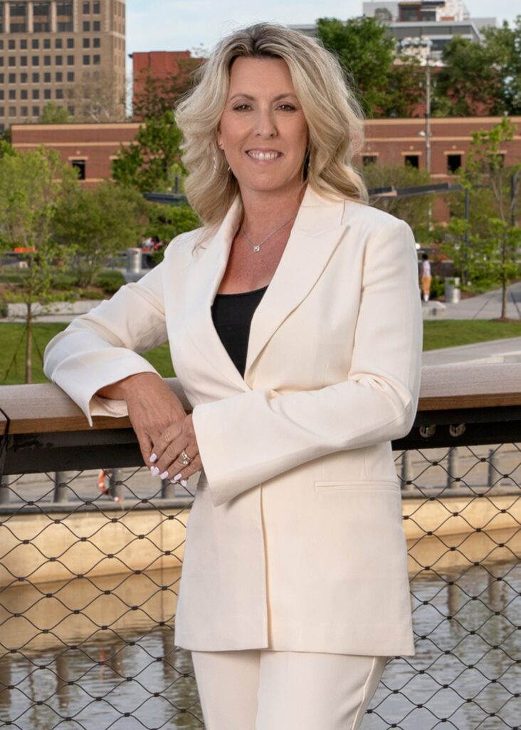 Amber Moss Southwest Florida realtor helping home buyers and sellers in Estero, Fort Myers, and Cape Coral